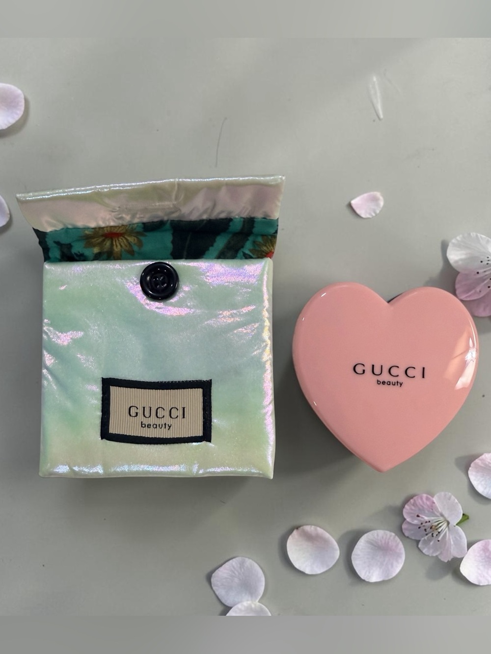 Gucci Beauty Limited Edition Pink Heart Compact + Iridescent Pouch NEW &Sealed